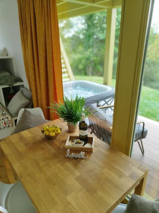 Holiday House Hona Lux Velike Lasce ภายนอก รูปภาพ