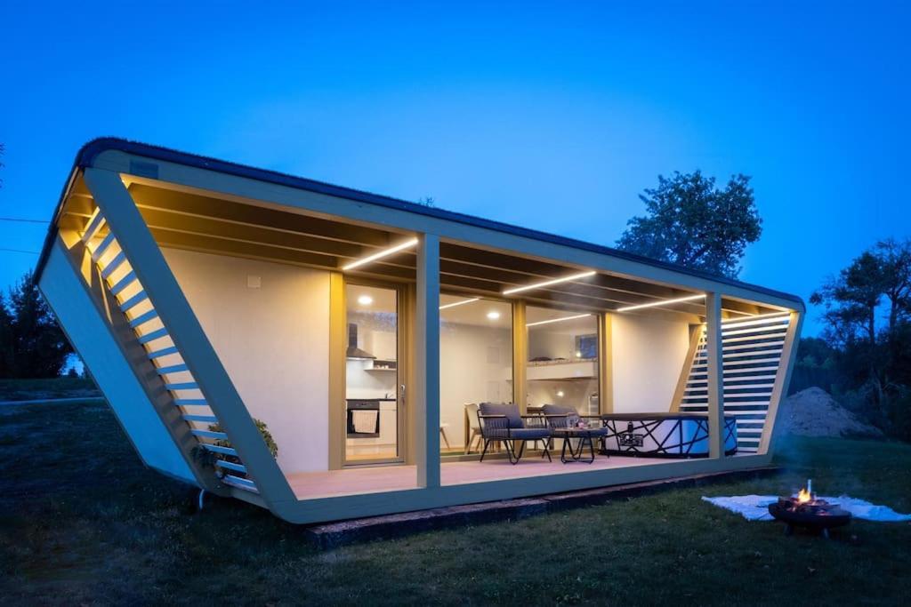 Holiday House Hona Lux Velike Lasce ภายนอก รูปภาพ