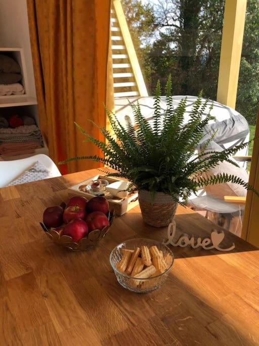 Holiday House Hona Lux Velike Lasce ภายนอก รูปภาพ