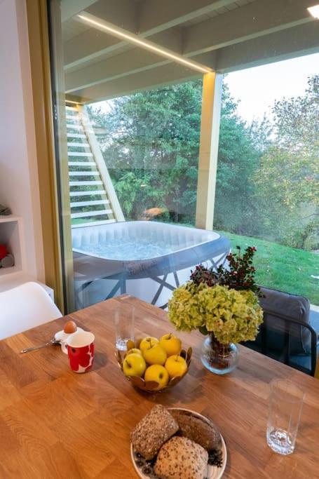 Holiday House Hona Lux Velike Lasce ภายนอก รูปภาพ
