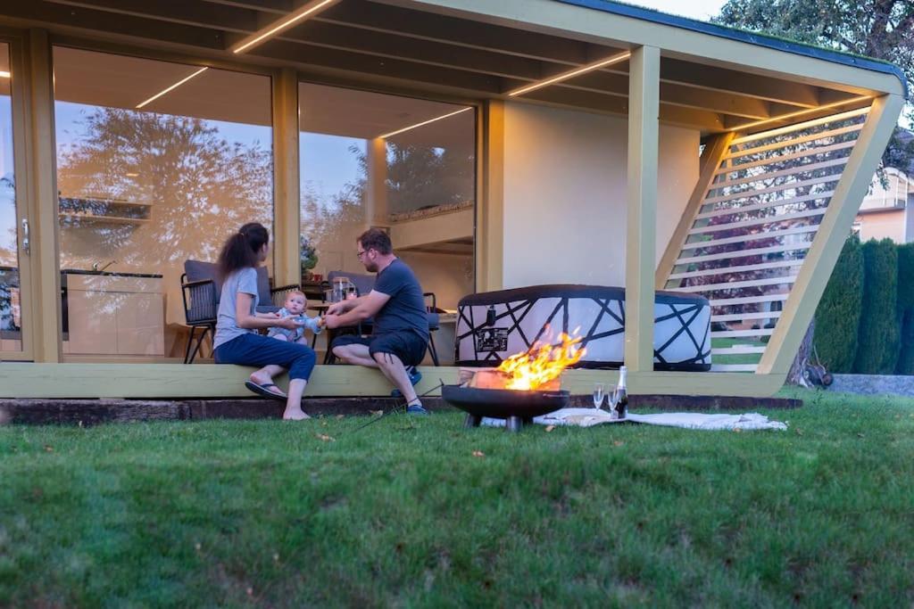 Holiday House Hona Lux Velike Lasce ภายนอก รูปภาพ