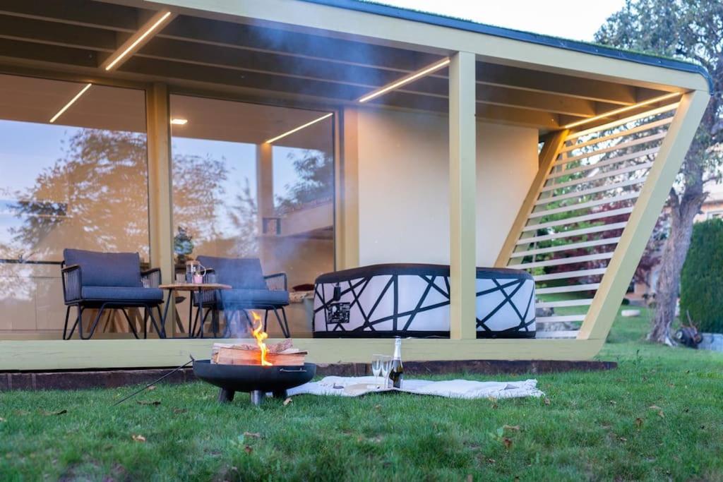 Holiday House Hona Lux Velike Lasce ภายนอก รูปภาพ