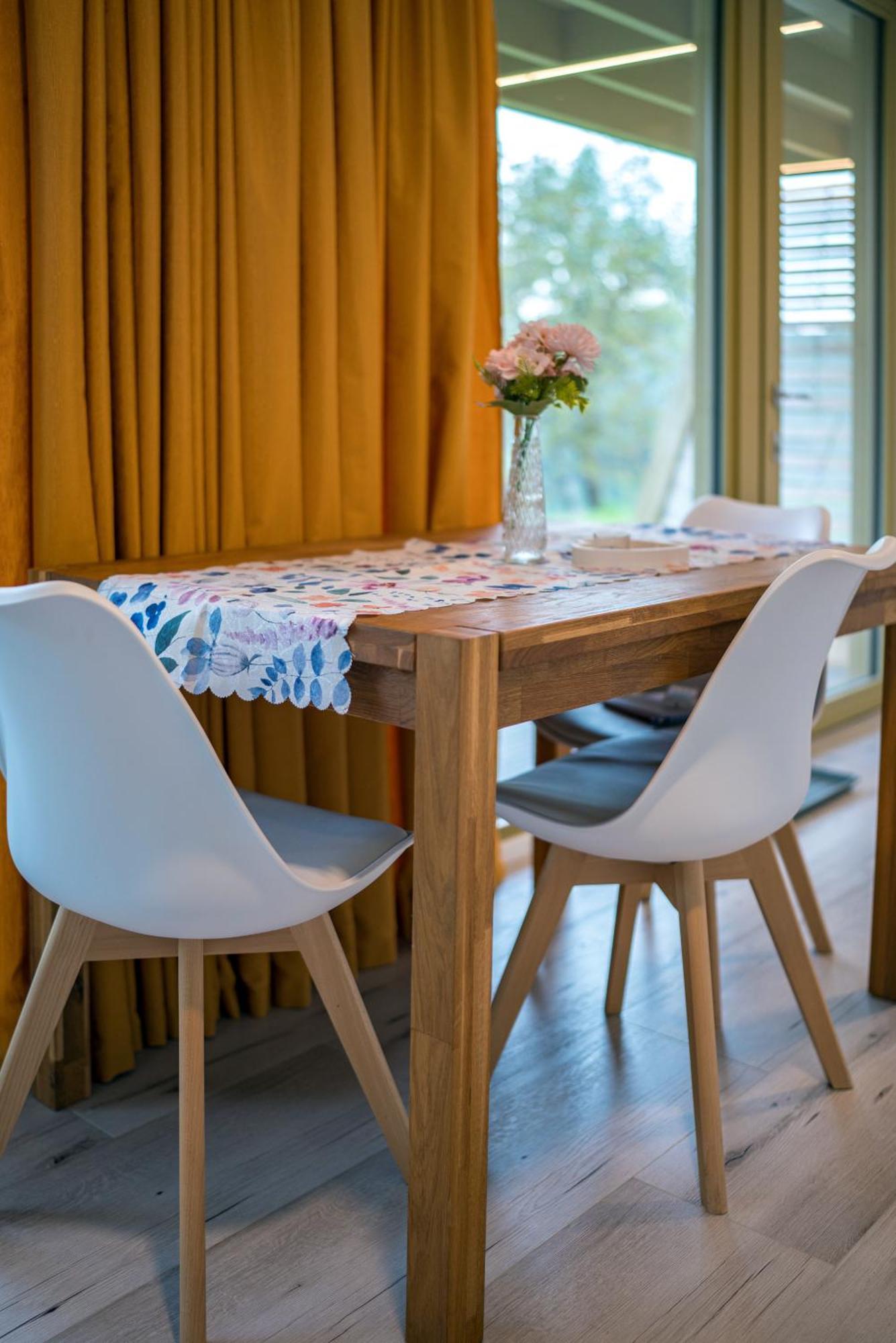 Holiday House Hona Lux Velike Lasce ภายนอก รูปภาพ