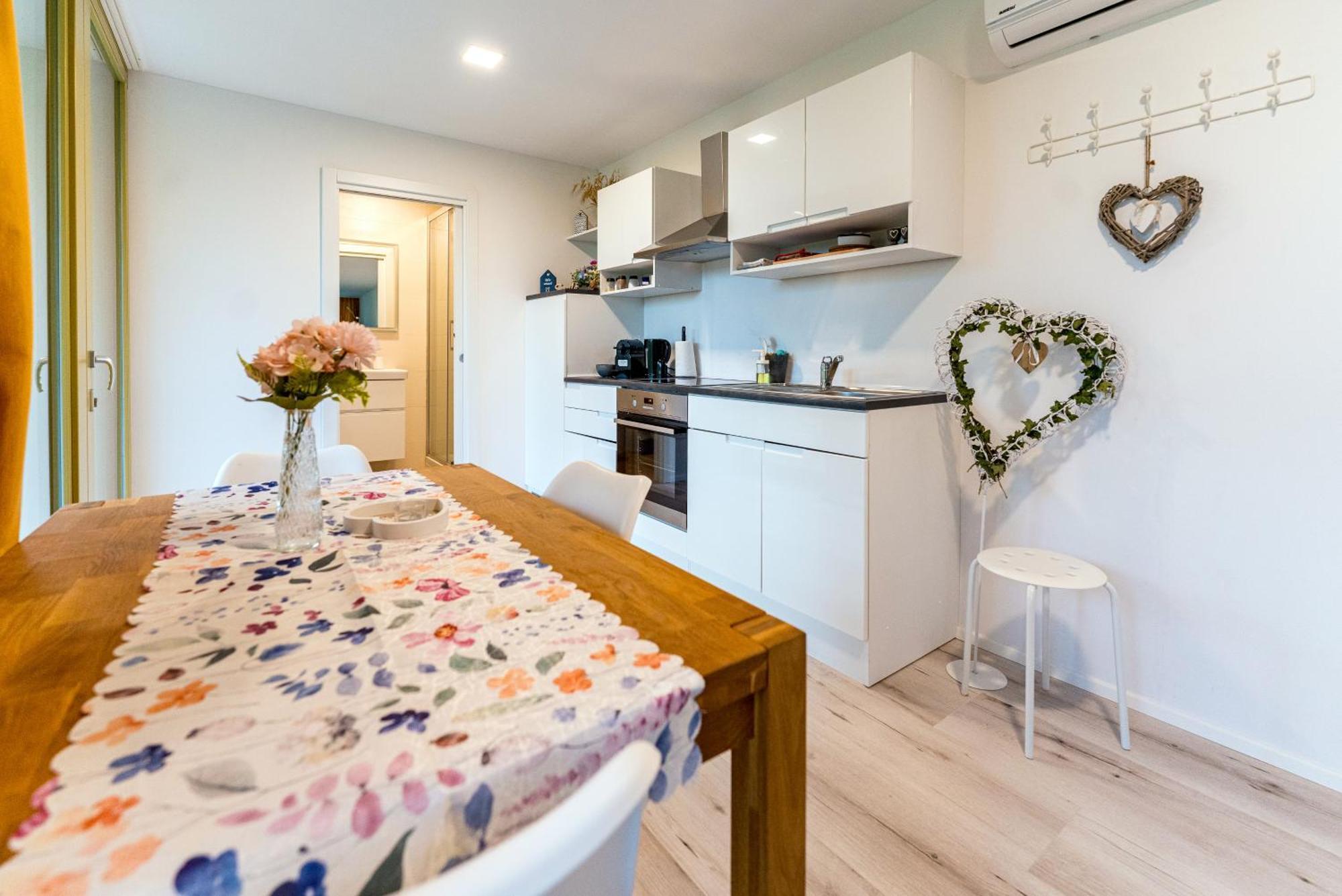 Holiday House Hona Lux Velike Lasce ภายนอก รูปภาพ