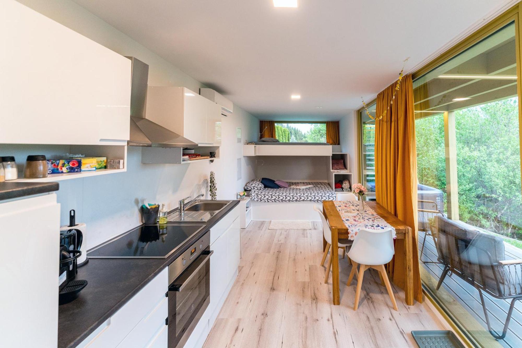 Holiday House Hona Lux Velike Lasce ภายนอก รูปภาพ
