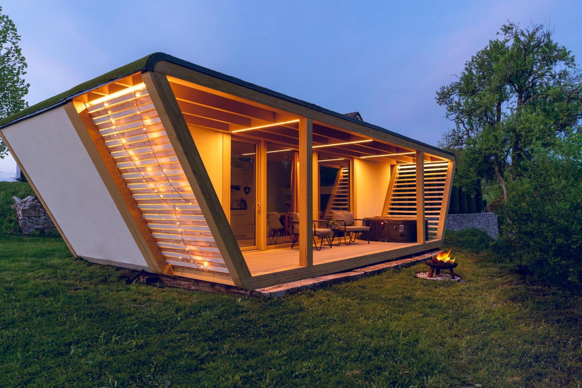Holiday House Hona Lux Velike Lasce ภายนอก รูปภาพ